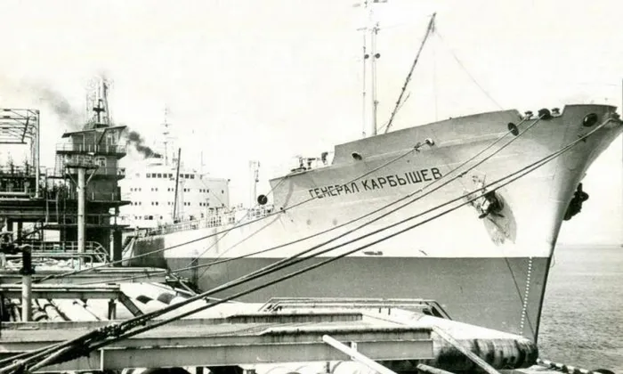 815927