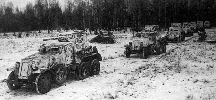 Колонна бронеавтомобилей БА-10.jpg
