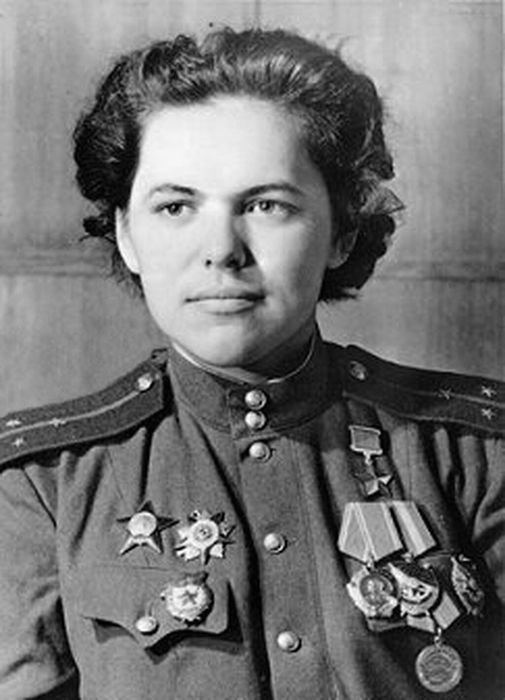 Гвардии старший лейтенант Руфина Сергеевна Гашева, 1945 год.