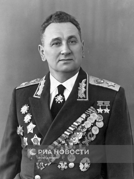 Министр обороны Гречко