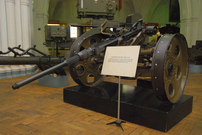20-мм немецкая зенитная пушка «Эрликон» обр. 28 в Артиллерийском музее Санкт-Петербурга