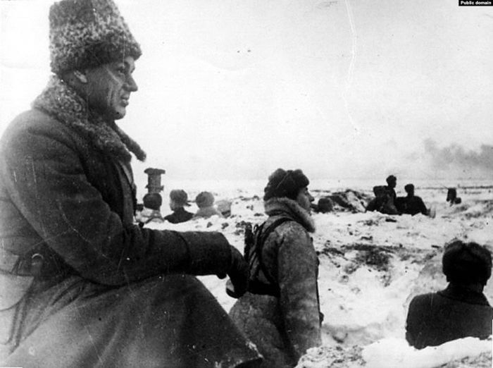 К. Рокоссовский на позициях под Сталинградом 1942 г