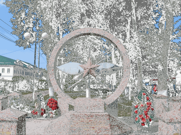 Первый в России памятник в честь военных связистов открыт 11 мая 2005 г. в мемориальном комплексе героев Великой Отечественной войны Можайска