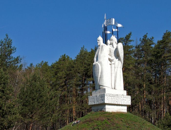 Памятник Стояние на реке Урге, установленный в 1980 году в честь 500-летия знаменитого события