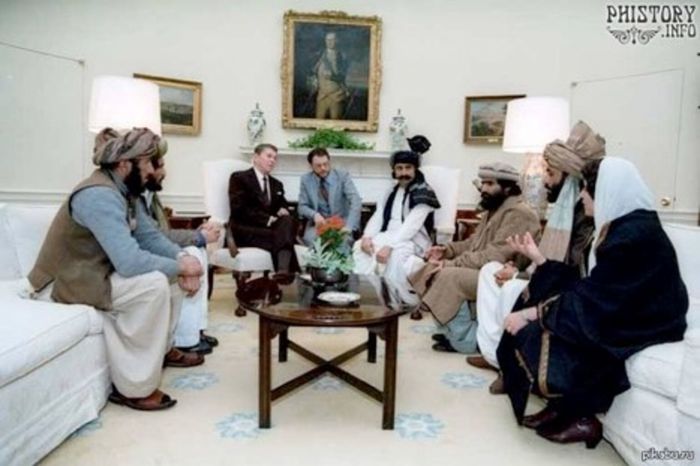 Встреча лидеров моджахедов с Рональдом Рейганом. Белый дом, 1983 г..jpg