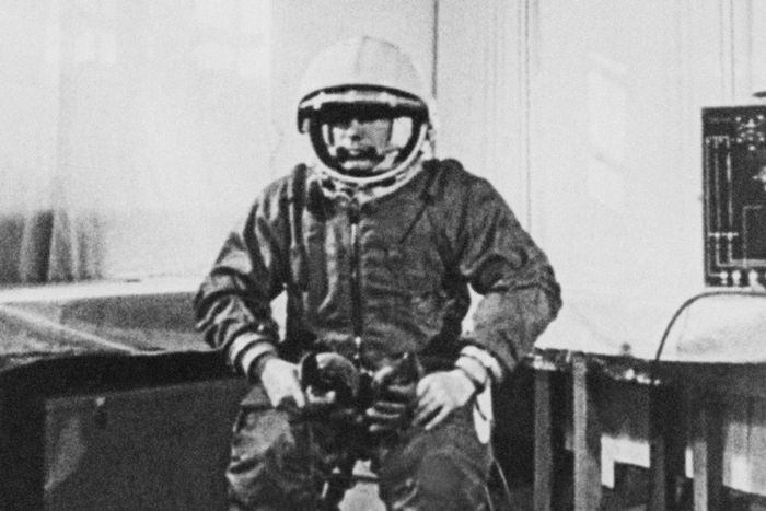 Юрий Гагарин перед полетом в космос. Фотохроника ТАСС