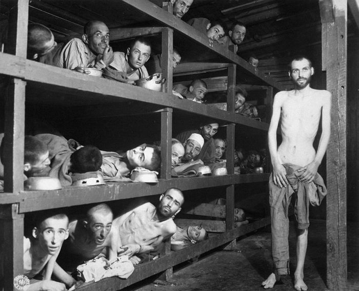 Освобождённые узники Бухенвальда, 16 апреля 1945 года