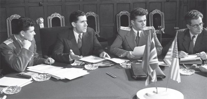 Посол СССР в США А.А. Громыко (2-й слева) и другие на одном из заседаний конференции.