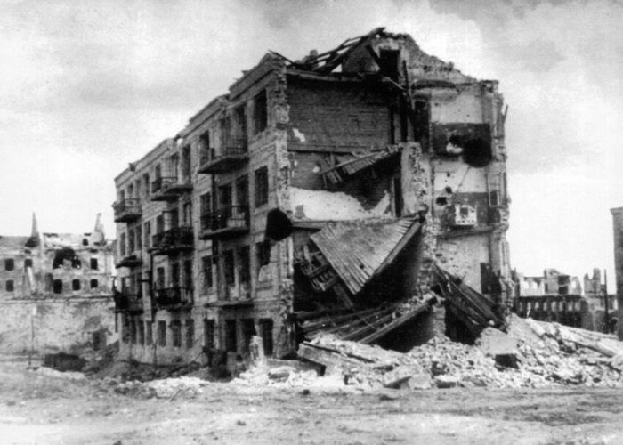 Героический «Дом Павлова» в дни Сталинградской битвы. 1943 г.