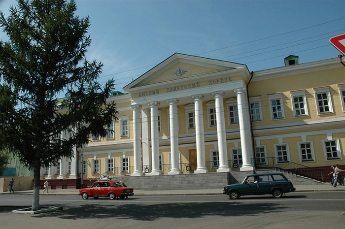 здание Омского кадетского корпуса, который закончил Карбышев