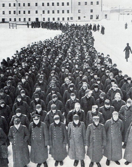 Немцы, плененные под Сталинградом