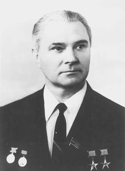 Академик В.П.Глушко (1908-1989гг.) - основоположник отечественного ракетного двигателестроения, один из пионеров и творцов ракетно-космической техники