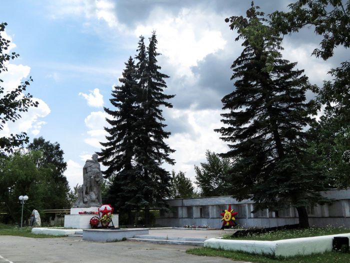 мемориал в Верхе-Нейвинск