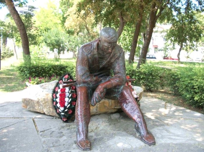 Памятник воинам-интернационалистам  в Анапе