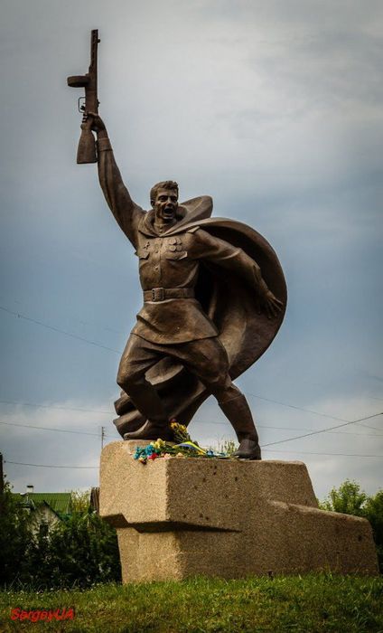 Фото Памятника Невідомому солдату в городе Обухов