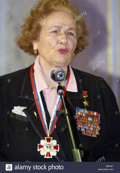 hero-of-the-soviet-union-pilot-nadezhda-popova-B95187