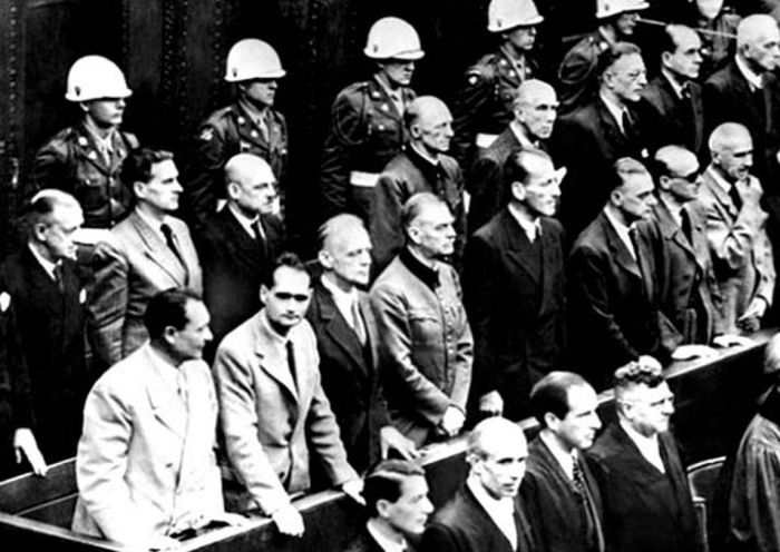 Нацистские преступники на скамье подсудимых